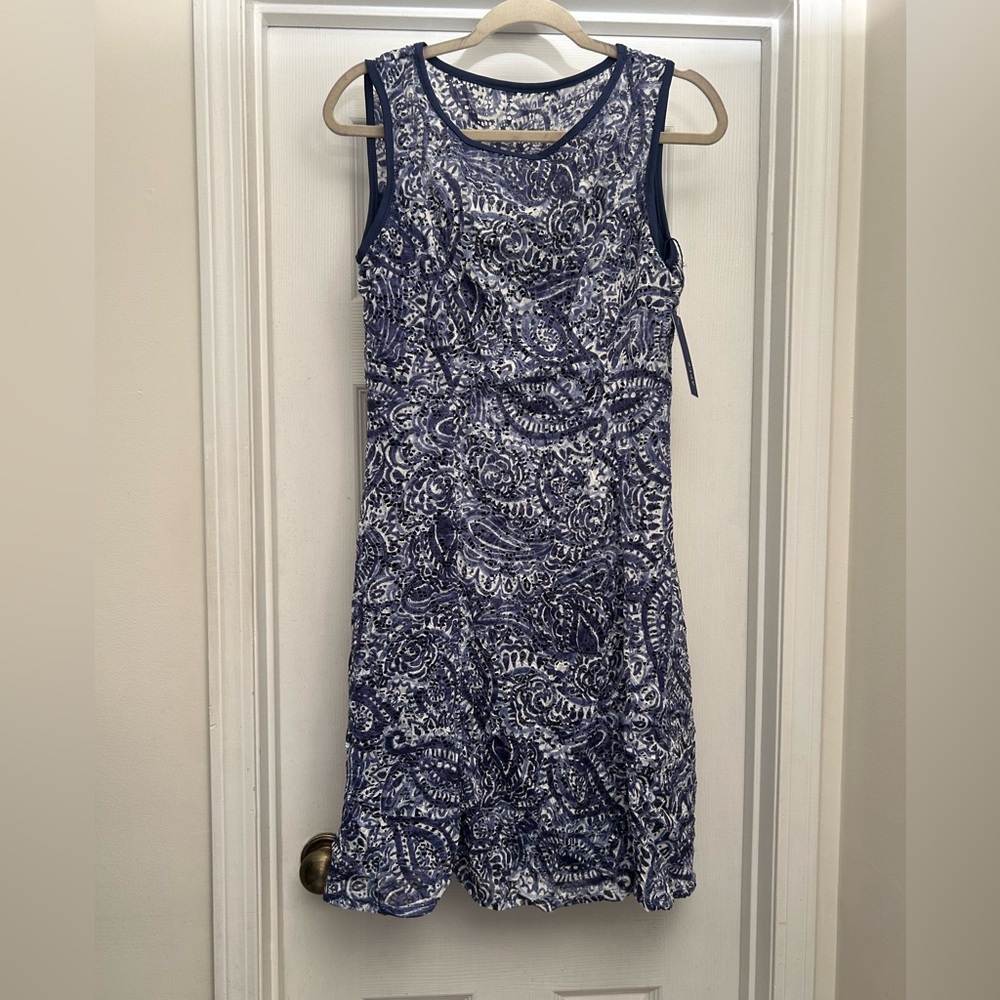 Elegant Blue and White Patterned Dress